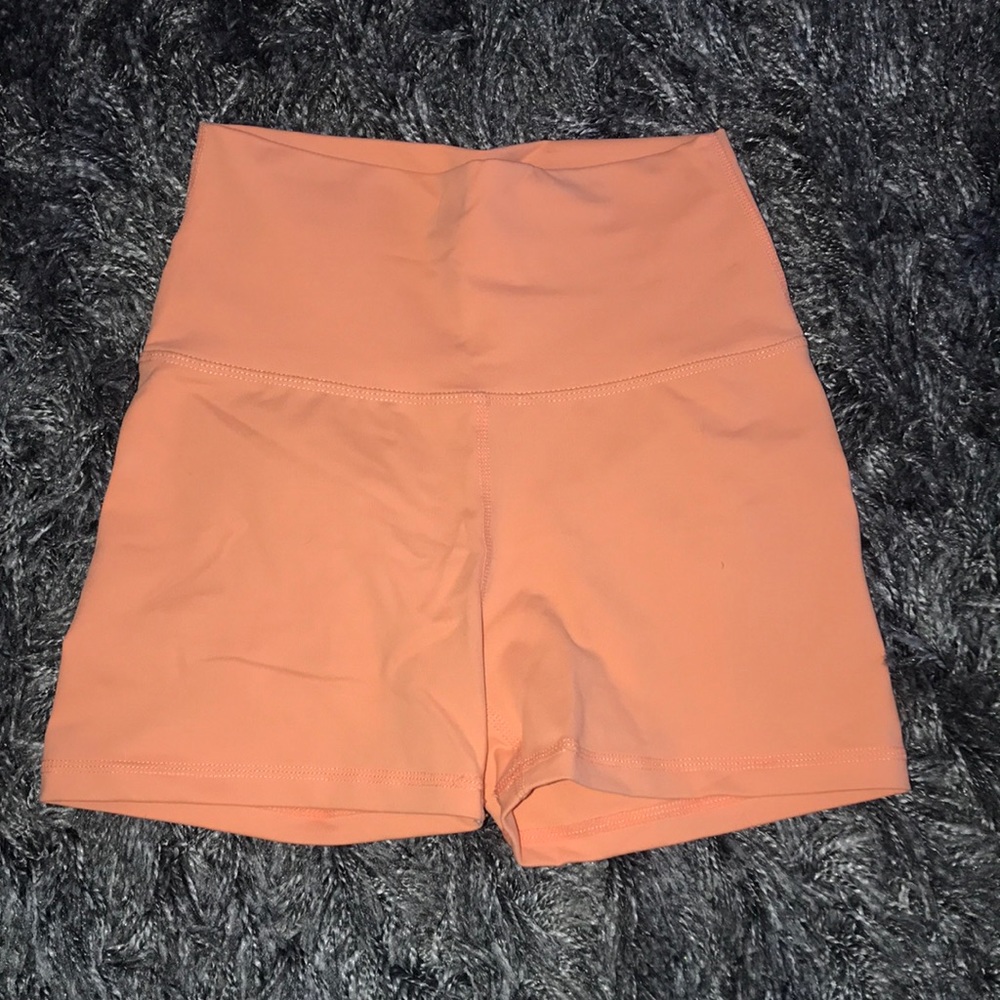 Echt butt scrunch shorts